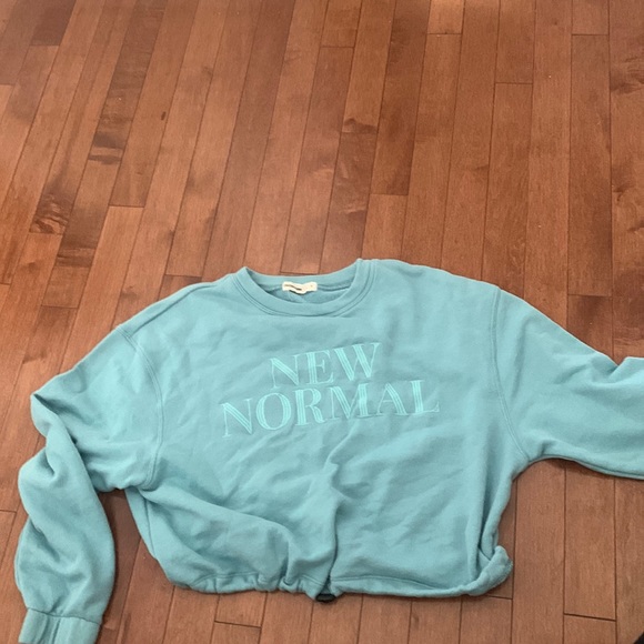 View details from pink sweater - Picture 1 of 1